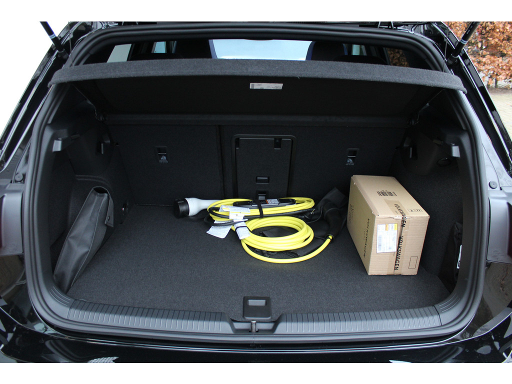 Volkswagen Golf 1.5 eHybrid GTE 48249114-25.jpg | LSN Lease