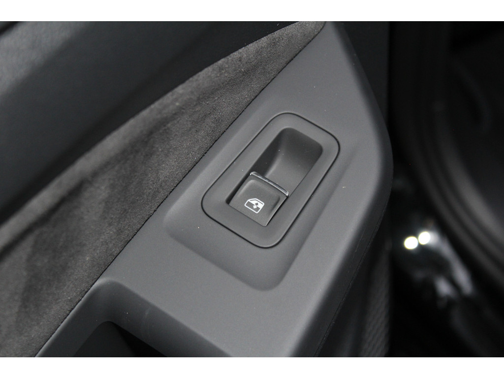 Volkswagen Golf 1.5 eHybrid GTE 48249114-27.jpg | LSN Lease