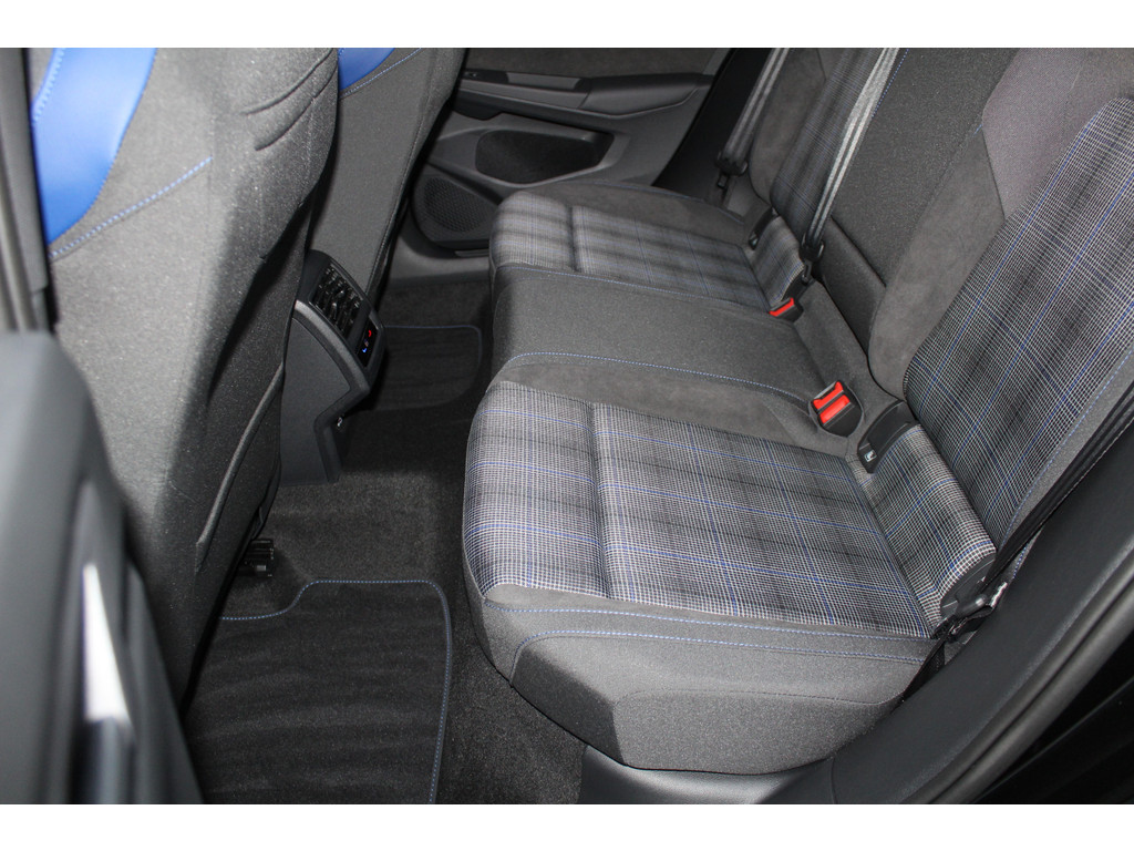 Volkswagen Golf 1.5 eHybrid GTE 48249114-29.jpg | LSN Lease