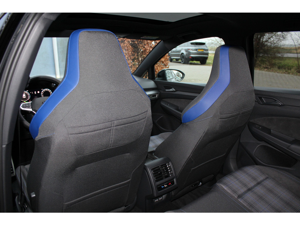 Volkswagen Golf 1.5 eHybrid GTE 48249114-32.jpg | LSN Lease