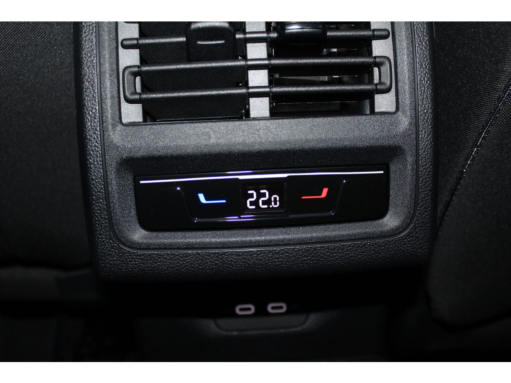 Volkswagen Golf 1.5 eHybrid GTE 48249114-33.jpg | LSN Lease