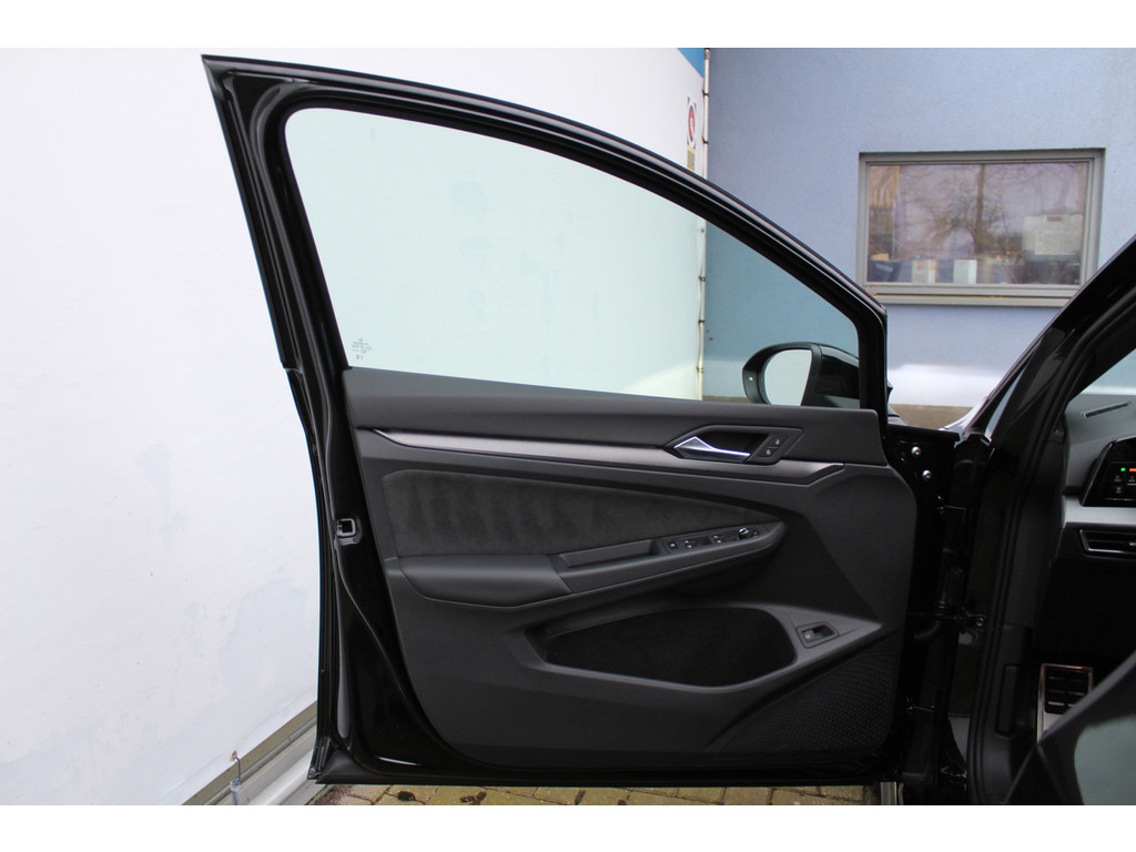 Volkswagen Golf 1.5 eHybrid GTE 48249114-34.jpg | LSN Lease