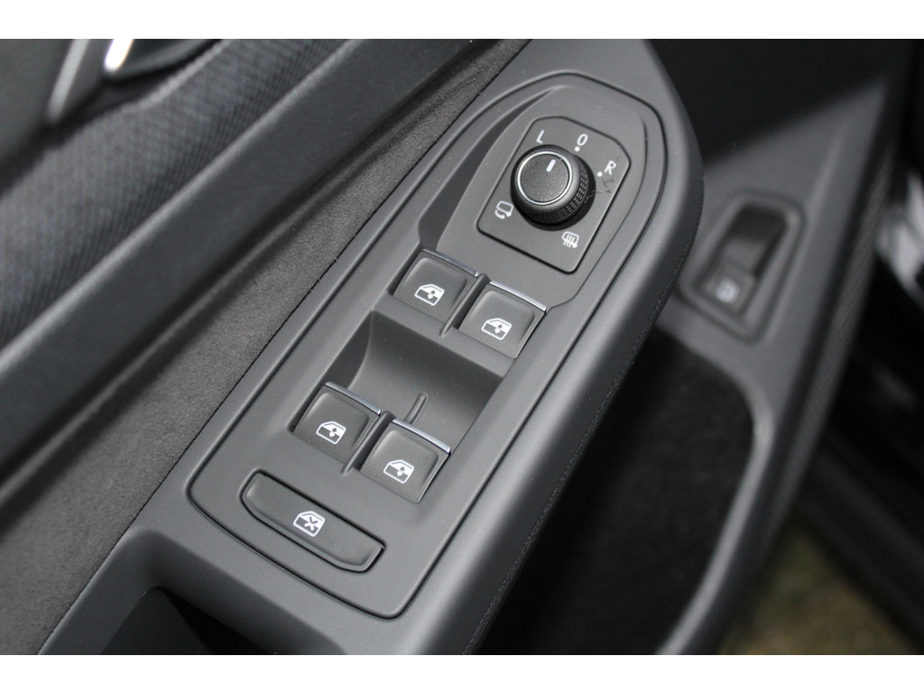 Volkswagen Golf 1.5 eHybrid GTE 48249114-35.jpg | LSN Lease