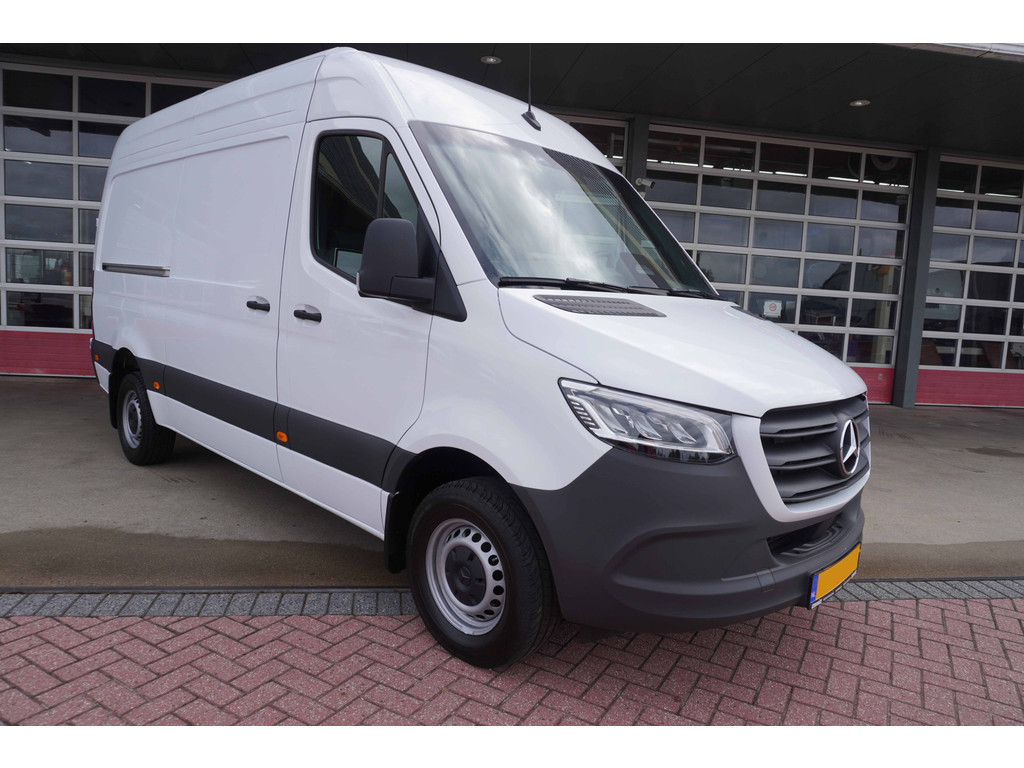 Mercedes-Benz Sprinter 319 CDI 191PK L2H2 RWD Pro Automaat 54740106-0.jpg | LSN Lease
